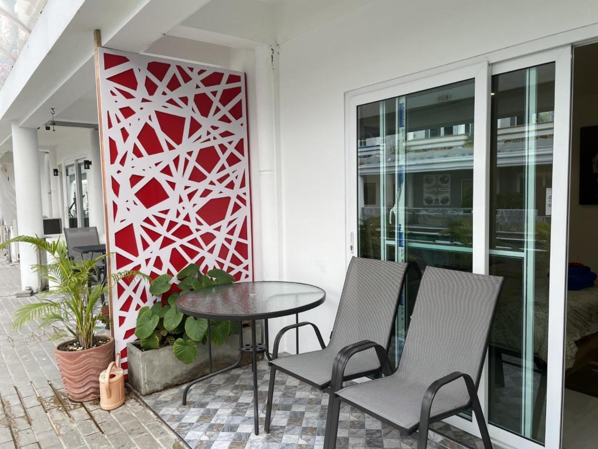 Inn Dulgence Patong Exteriér fotografie